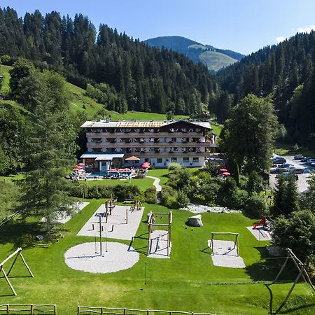 Landhof Lägenhetshotell 4*