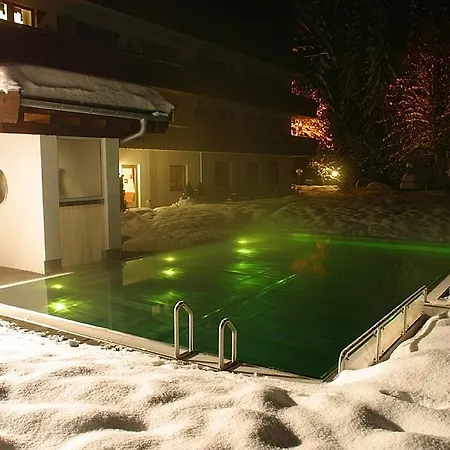 Aparthotel Landhof 4*