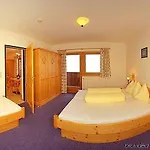 Landhof 4*