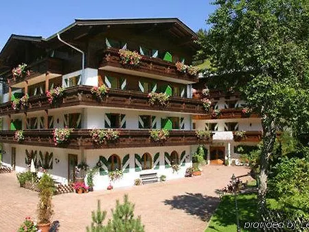 Landhof 4* エルマウ