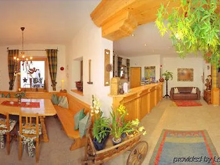 Landhof Aparthotel 4*