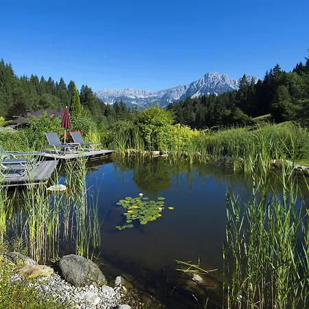 Aparthotel Landhof 4*
